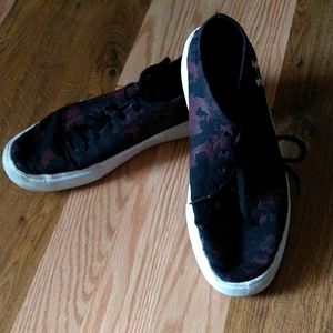 Boys Under Armour shoes